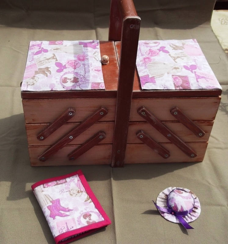 Boîte à Couture en Bois Vintage et Tissu