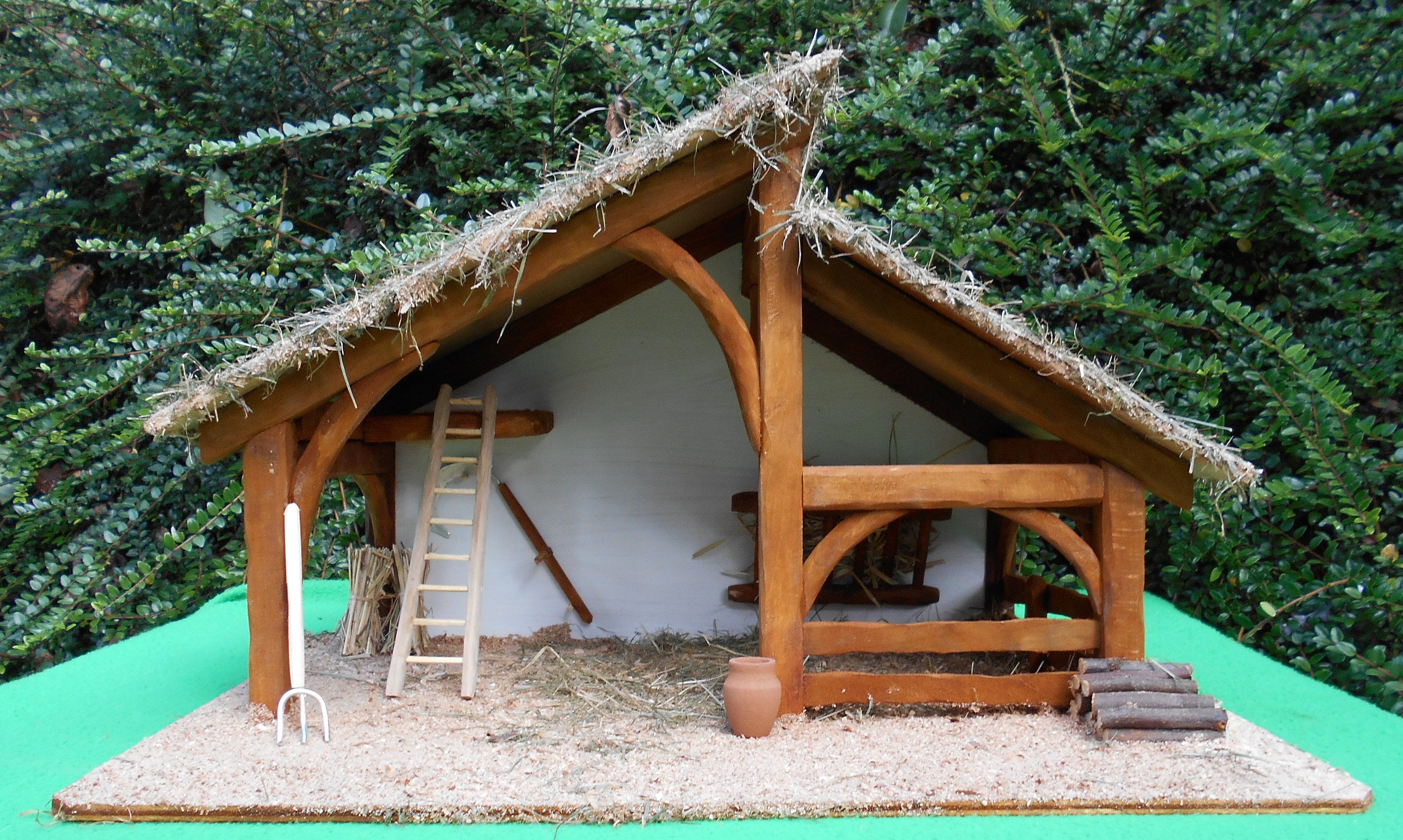 Crèche Artisanale Noella , en Bois, Faite Main, Étable Pour Les Santons, Bergerie, Fermette, Grange,