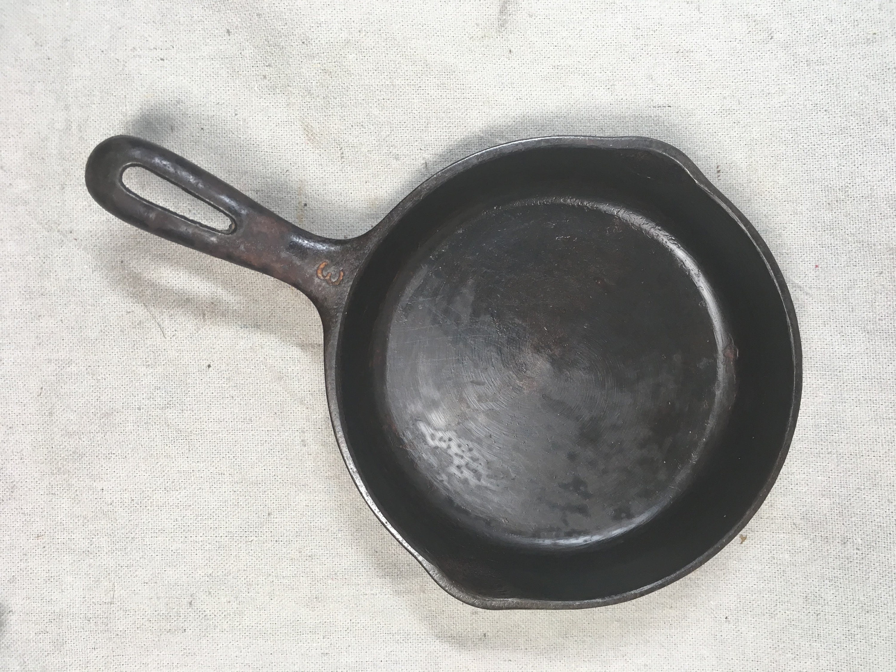 Cast Iron Skillet 6-1/2 No. 3 H Stamped Handle