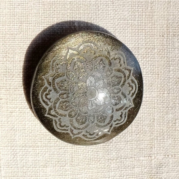 Mexican Golden Obsidian - round engraved cabochon