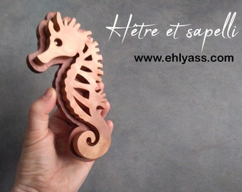 Handgemaakte zeepaard houten wand sculptuur van Ehlyass