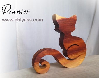 Sculpture en bois petit Chat assis fait-main par Ehlyass