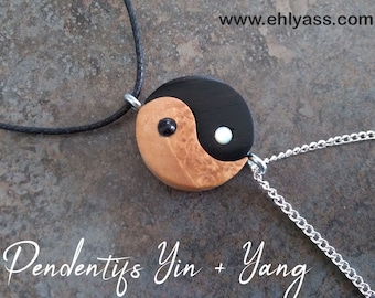 Twee handgemaakte “puzzel” hangers in hout en Yin Yang stenen van Ehlyass