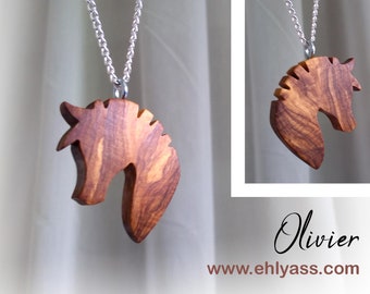 Pendentif Cheval en bois précieux fait-main par Ehlyass