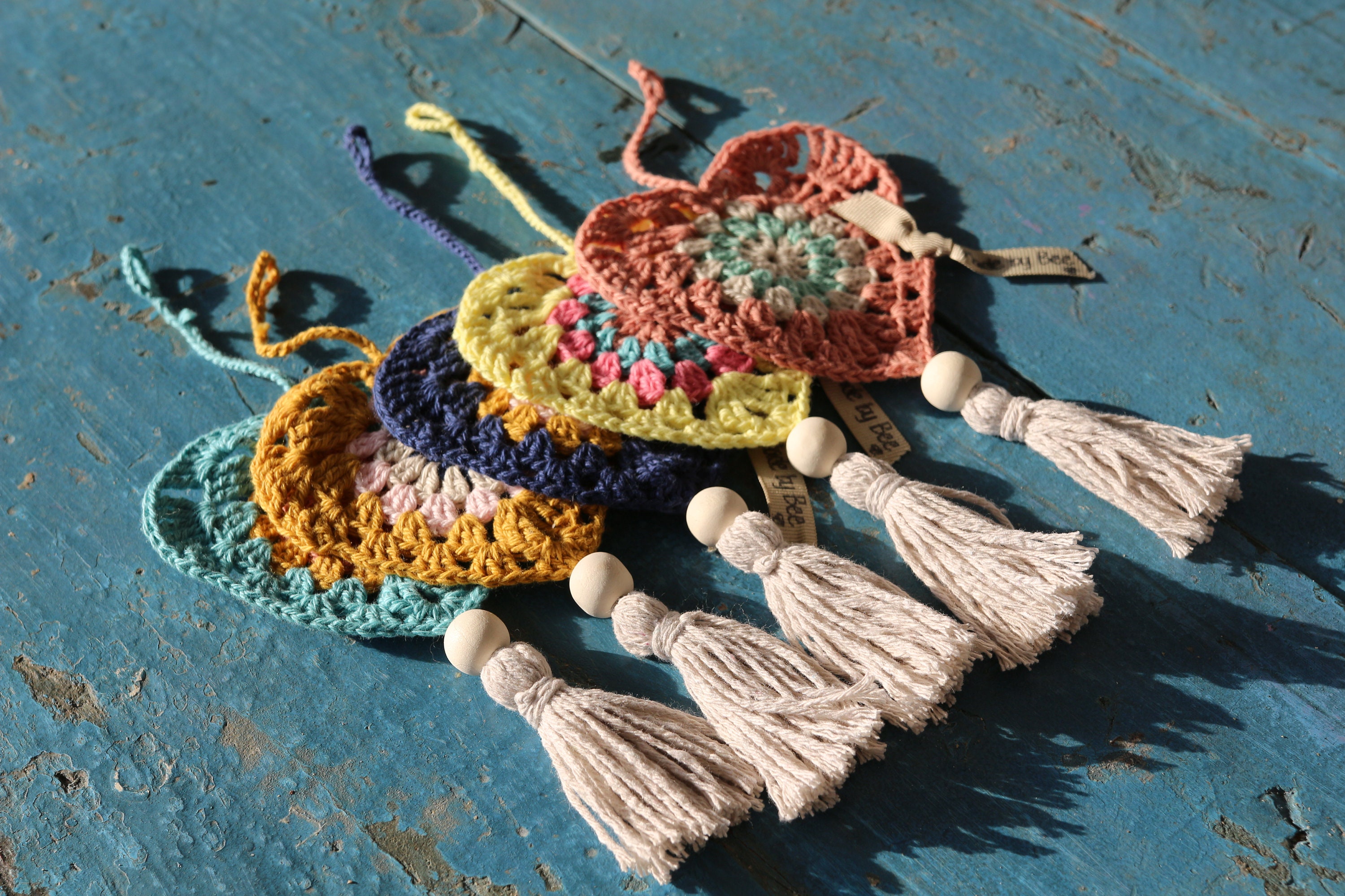 Big crochet heart pattern, decorative crochet object, heart shape, wall decoration, unique piece, textile object,grigri,MADE BY BEE