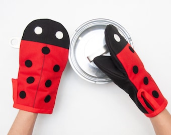 Ladybug Oven Mitt, Hot Pad or set // Cute Ladybug Oven Glove