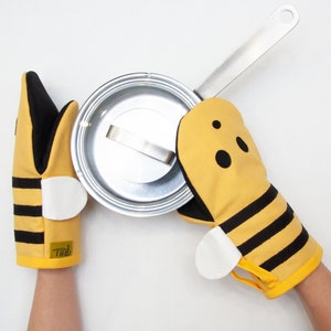 Cute Bumble Bee Oven Mitt Sustainable Honey Bee Kitchen Glove and Pot Holder gift set zdjęcie 3