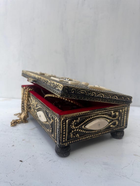Perfect Valentines Gift Moroccan jewelry box handmade Amazing hand-carved box of bone and metal.Boite à Bijoux