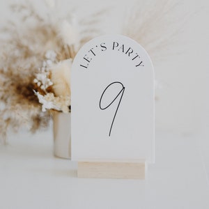 Let's Party Numéros de table en acrylique avec arc numérique Numéros de table de mariage Numéros de table de mariage en acrylique Mariage de luxe moderne image 1
