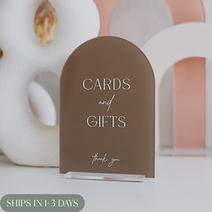 Cartes et cadeaux Arch Table Sign | Cadeaux et cartes de vœux | Panneau de mariage acrylique moderne | Signes de faveurs | Plaques de mariage