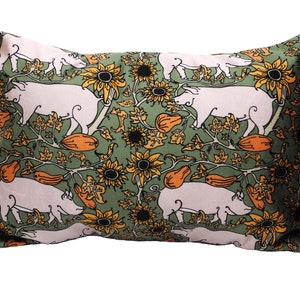 country, green, pig printed, velvet cushion ,farm animals, Piggy, animals, linen, farmhouse, luxury, sunflowers, animal, farmhouse style,