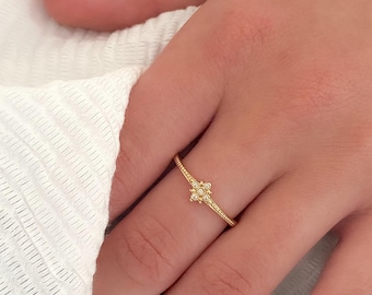 Thin star ring in 18k gold plating, elegant and chic women's ring, gift for women