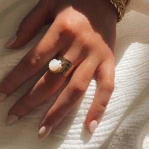 Verstellbarer Muschelring aus goldenem Edelstahl für Damen, verstellbarer Ring, Sommerring für Damen, Geschenk für Damen Bild 2