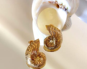 Gold-tone stainless steel shell stud earrings, trendy summer earrings, gift for women, Mother's Day gift