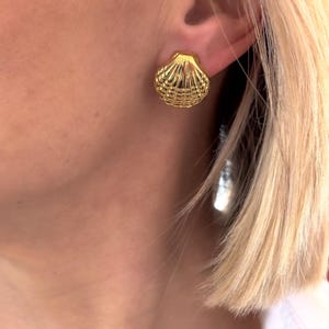 Gold-tone stainless steel shell stud earrings, summer earrings for women, trendy summer earrings for women, gift for women