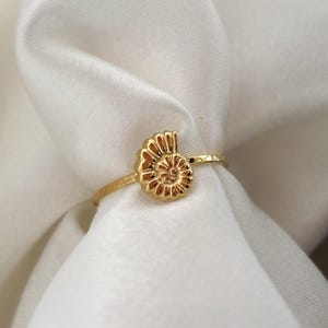 Adjustable thin shell ring in gold-plated stainless steel, minimalist summer ring, gift for women, Mother's Day gift