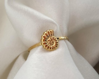 Adjustable thin shell ring in gold-plated stainless steel, minimalist summer ring, gift for women, Mother's Day gift