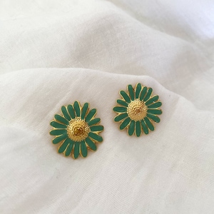 Flower earrings in gold stainless steel for women, flower ear studs, gift for women Green