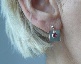 Boucles d'oreilles argent 925, puces d'oreilles, médaille carrée argent, zircon fushia