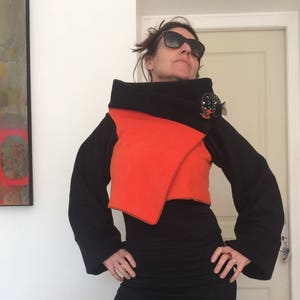 Fleece Bolero black and Orange + pin matching clip