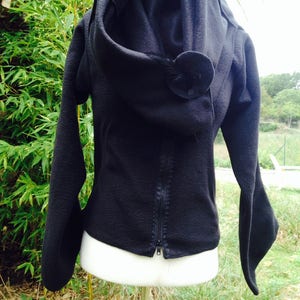 Manteau/ veste à zip BIO en polaire de coton bio noire Tout à l'envers poche broche organic fleece image 4