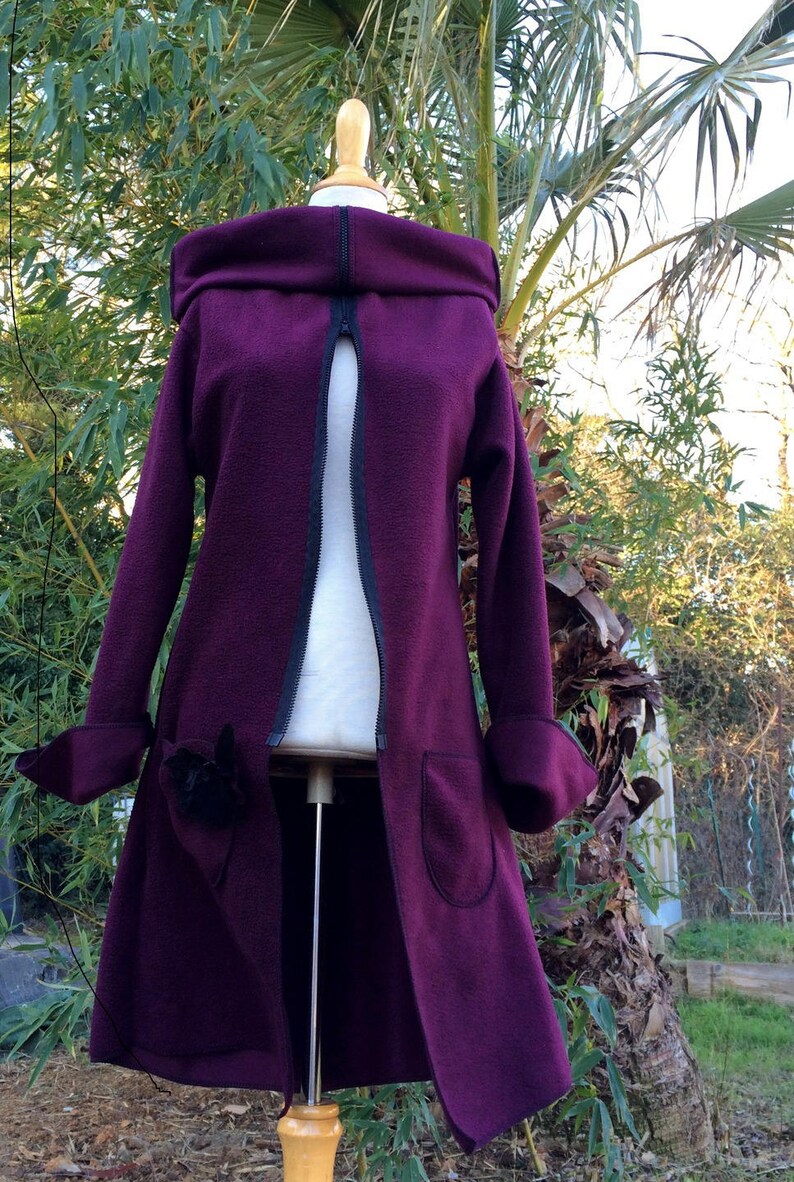 Manteau/ veste zippée poche polaire aubergine Tout à l'envers broche image 2