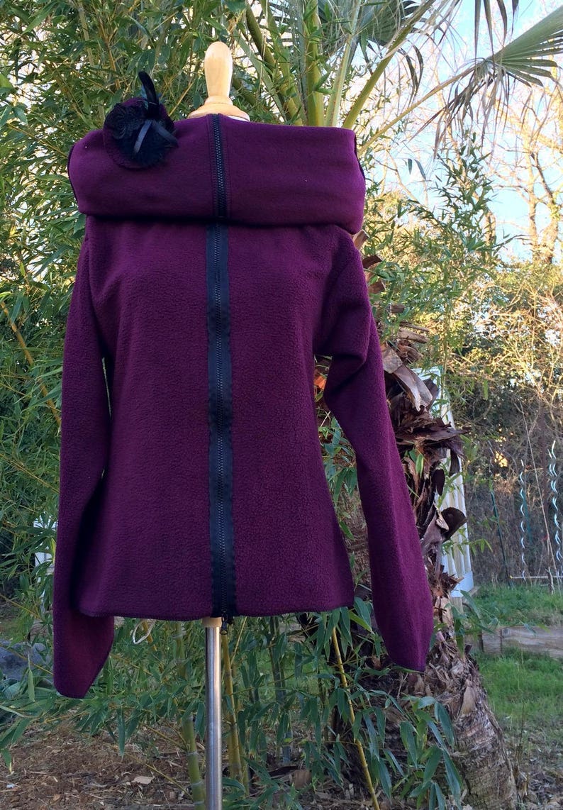 Manteau/ veste zippée poche polaire aubergine Tout à l'envers broche image 4