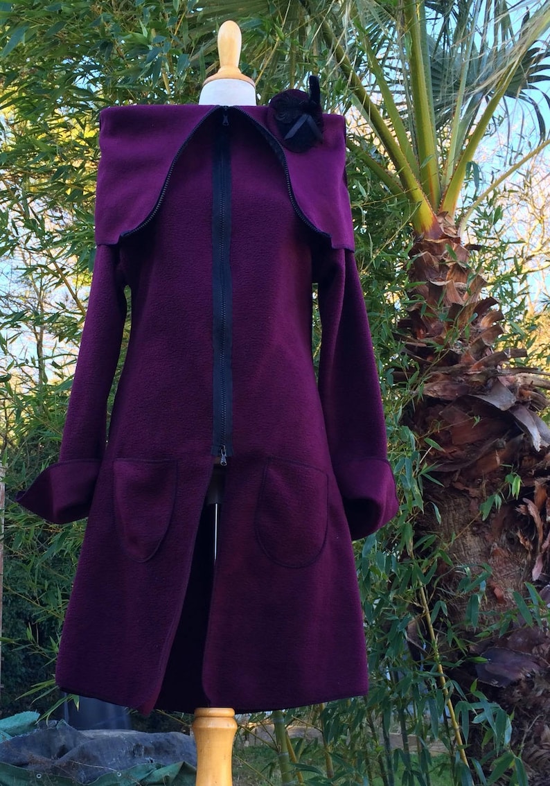 Manteau/ veste zippée poche polaire aubergine Tout à l'envers broche image 1