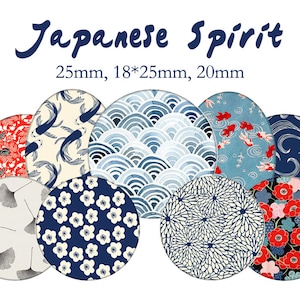 Peut inclure: Huit cercles de papier décoratifs ronds avec des motifs d'inspiration japonaise en bleu, blanc et rouge. Les cercles sont disposés en cercle. Le texte "Japanese Spirit" et "25mm, 18*25mm, 20mm" est au-dessus des cercles.