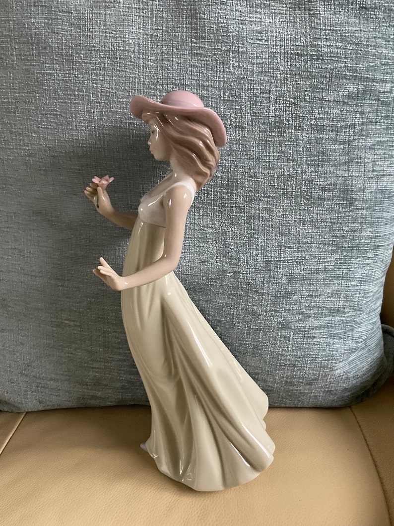 Vintage Lladro Nao Figurine Woman Gentle Breeze 1158 Etsy Australia