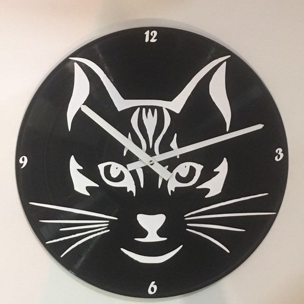 Horloge / pendule murale sur disque vinyle : chat stylisé