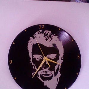 Wanduhr / Pendel auf Schallplatte: Johnny Hallyday