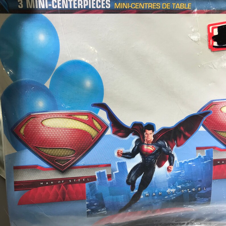 Superman Centerpiece Wilton Cake Pan Hallmark DC Comic Super Hero Party Centerpiece