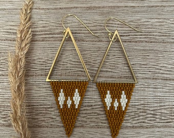 The SAWNI // seedbead earrings