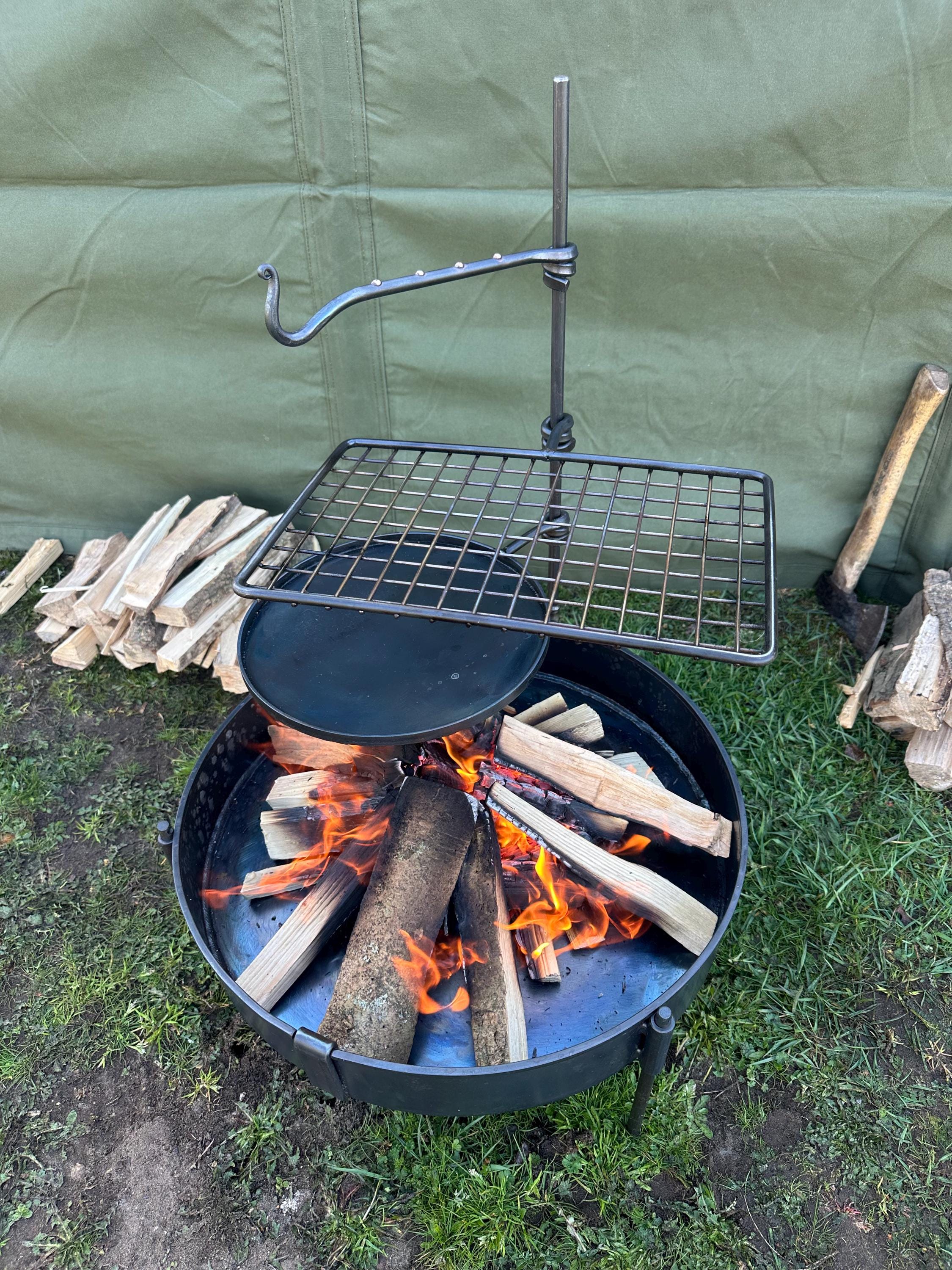 バーベキュー機能付きポータブル ファイヤーピット。50 cm 厚手