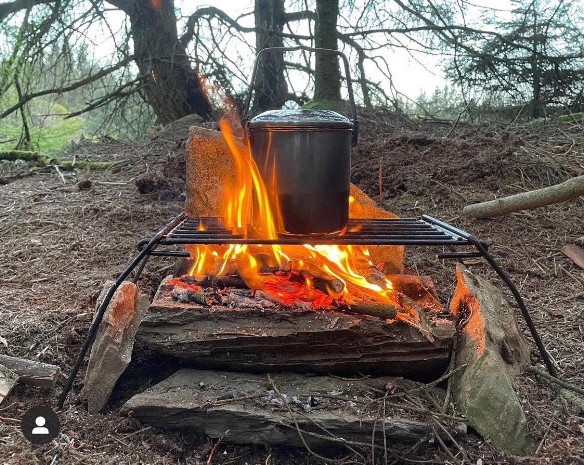 Grille Pliante Légère et Emballable 17x32cm. Grill/Grillades Grilles Pliantes Bushcraft Camping Gear