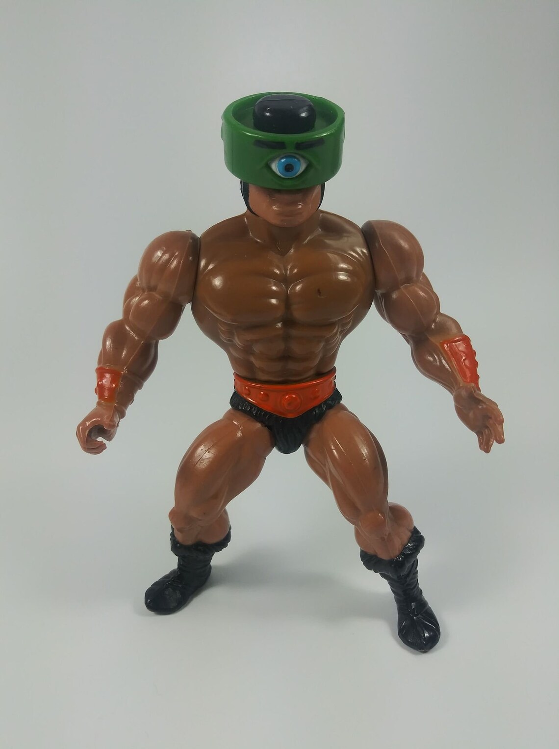tri klops motu