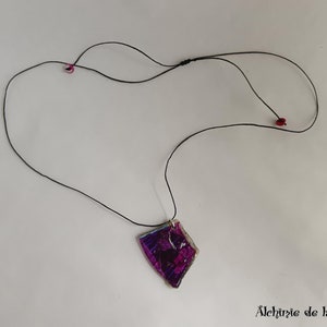 Collier violet upcycling en CD DVD image 3