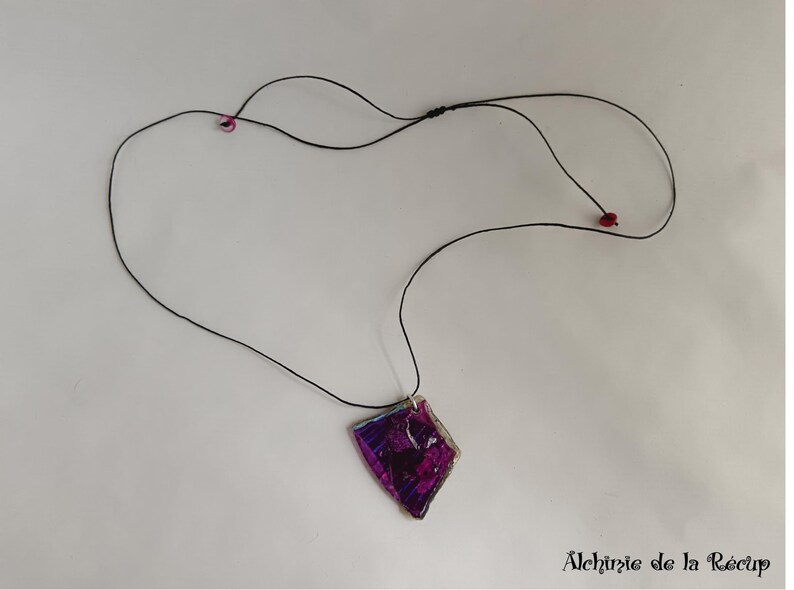 Collier violet upcycling en CD DVD image 3