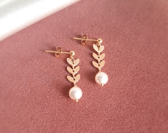 Laurie2- Laurel leaf and pearl earrings, Chic country wedding jewelry, Bridal jewelry, Gold leaf jewelry, Boho, Women's gifts