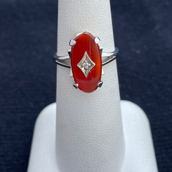 Woman’s 10k White Gold Sardonyx Ring