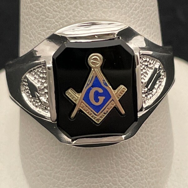 thumbnail image 2 of Men's Masonic College Style Ring – Silver Stainless Steel – Unbranded – New With Tags 2 of 2