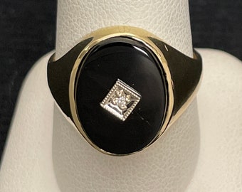 Men’s 10k Yellow Gold Onyx Ring with Center Diamond