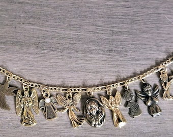 Pulsera de ángel, hecha a mano, estilo victoriano vintage, reciclada, bisutería con 12 dijes diferentes. ENVÍO GRATIS.