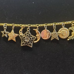Moon Stars & Sun-armband handgemaakt vintage gerecycled Victoriaans kostuum en mode-sieraden met 12 verschillende bedels Gratis verzending komt in aanmerking