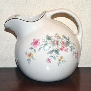 Hall Pitcher Springtime Pattern 64 oz. from the 1940&#39;s, Vintage
