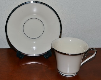 Lenox Vintage platine blanc Fine Bone China Tea Cup & Saucer, Solitaire Dimension Collection