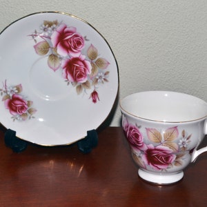 Queen Anne 8819 Red Rose Tea Cup & Saucer Set, Bone China, Vintage, Made in England