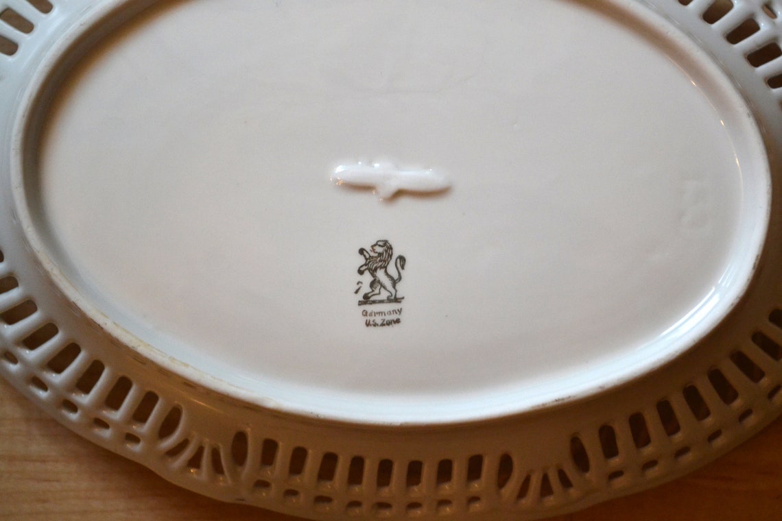 Vintage Porcelain Dish, Lion Mark, Germany U. S. Zone, in Excellent Condition, From Before May 5