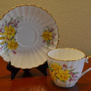 Vintage Jason Teacup & Saucer: Fluted Floral with Gold Gilt, 1960s